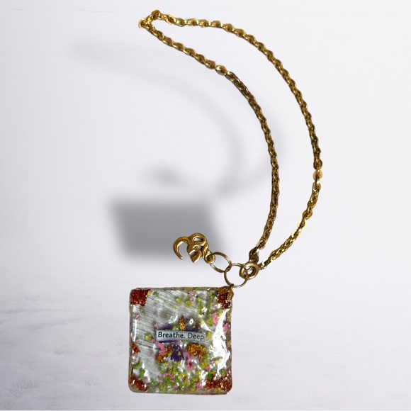 Breathe Deep OM Floral Resin Car Rear View Mirror Key Chain Purse Accessories - Picture 7 of 11